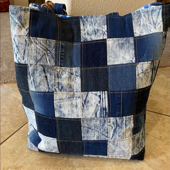 SOLD-New Jean EX Weekend Tote - Picture 3 of 15